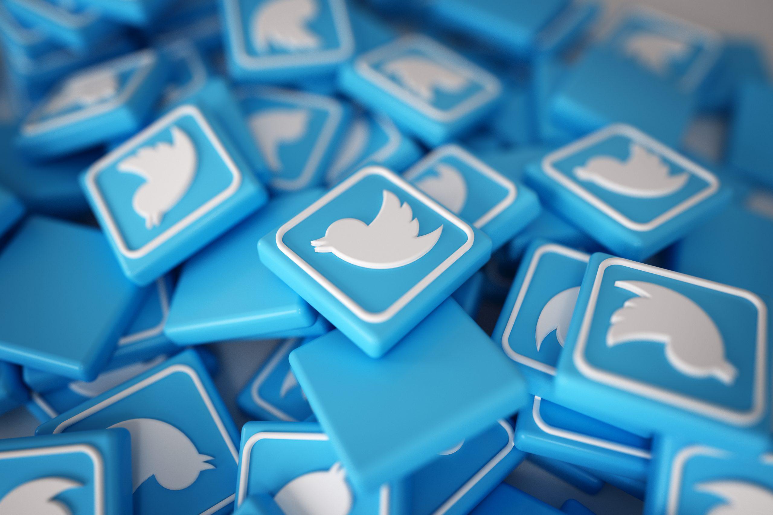 pile-of-3d-twitter-logos
